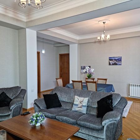 Mayden Family Apartment Баку Экстерьер фото