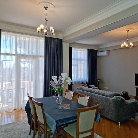 Mayden Family Apartment Баку Экстерьер фото