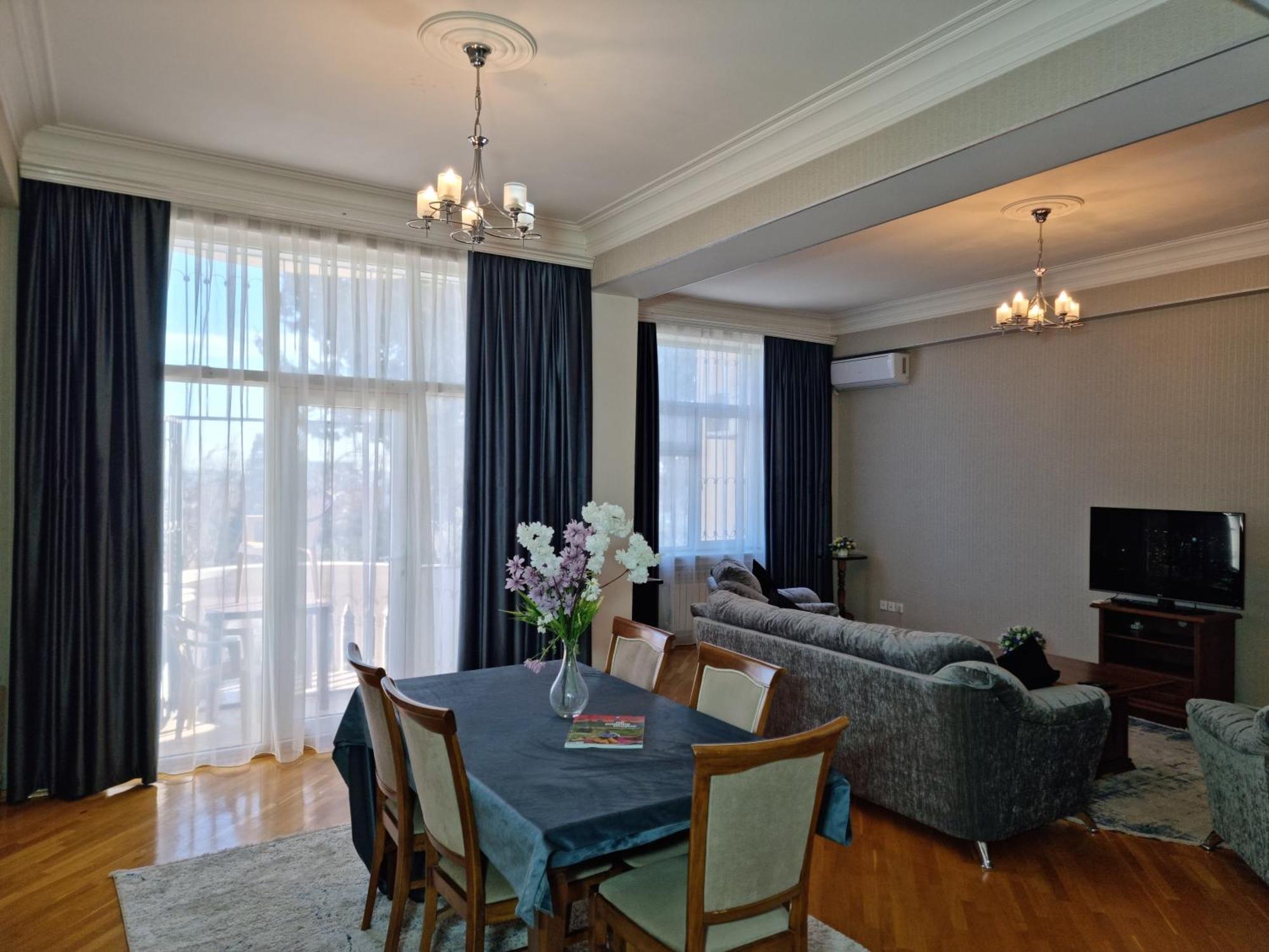 Mayden Family Apartment Баку Экстерьер фото