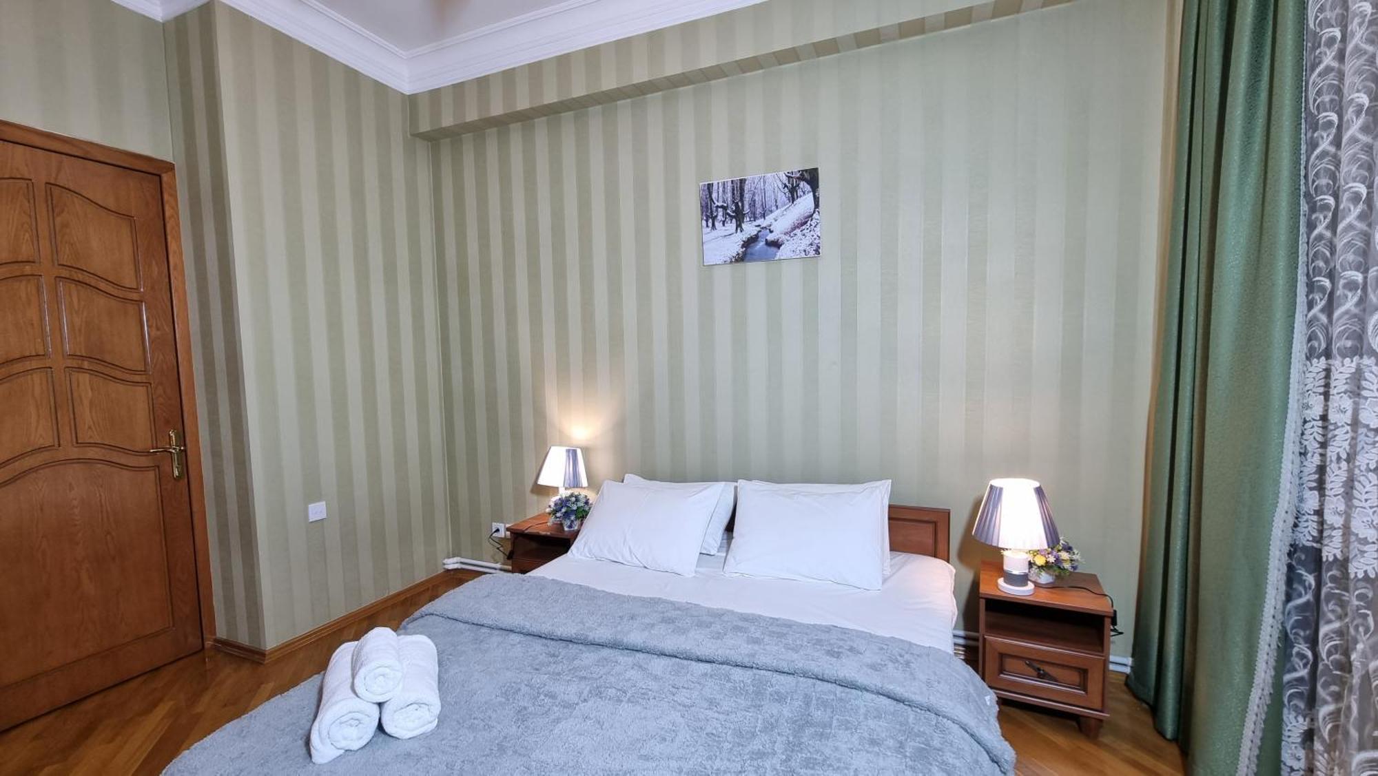 Mayden Family Apartment Баку Экстерьер фото